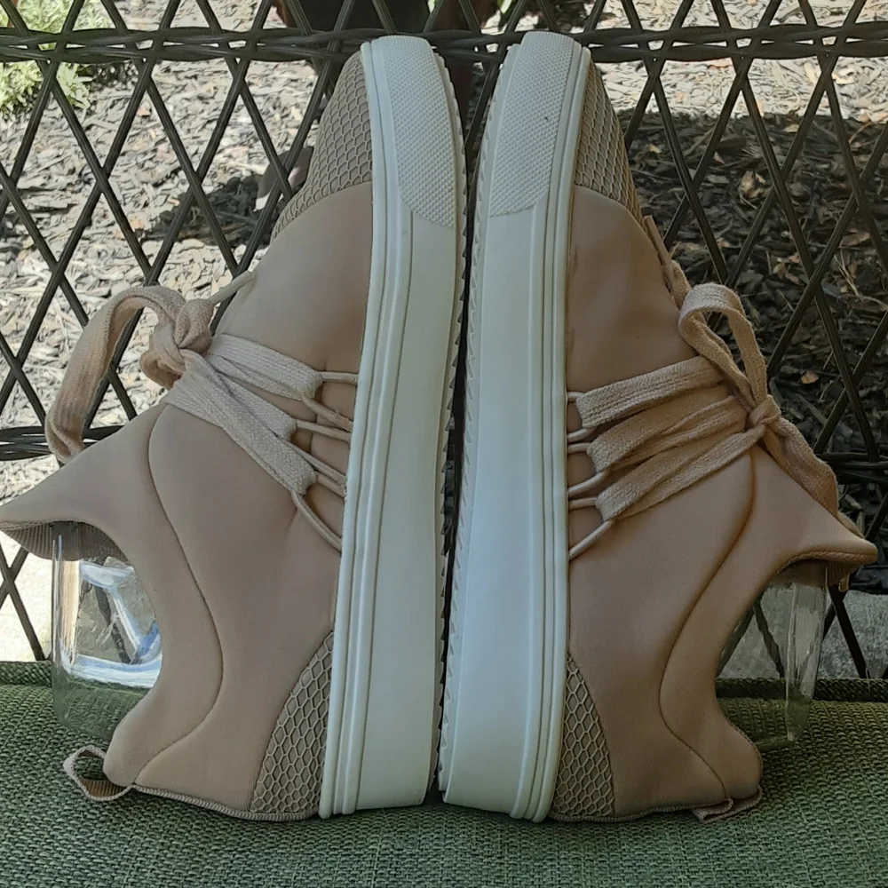 Steve Madden Blush Pink Lancer Soft Neoprene Fabric Sneakers Size 6.5.